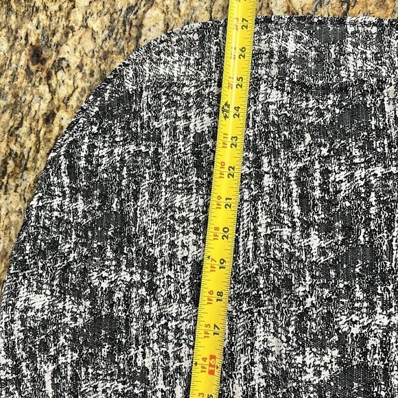 VINCE Vee Silk Black White Short Sleeve Relaxed Fit Top Blouse Size S - Picture 9 of 9